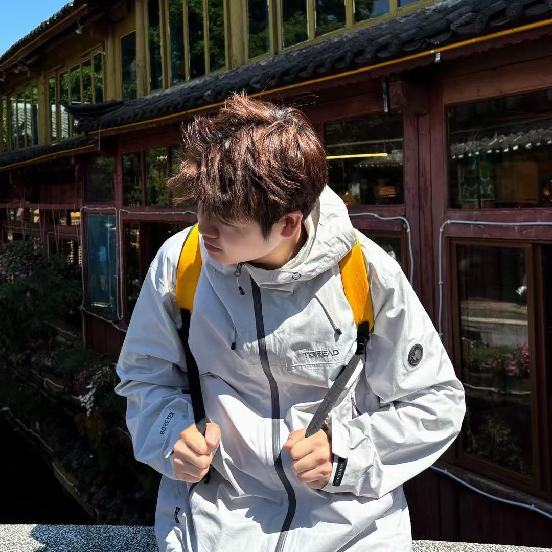 吃货何同学