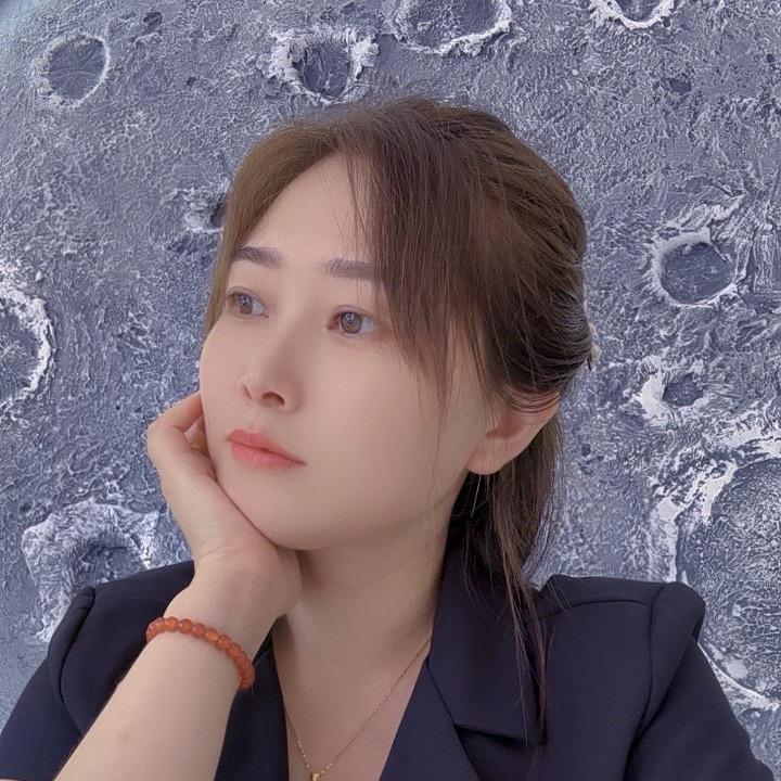 浅笑吴忧