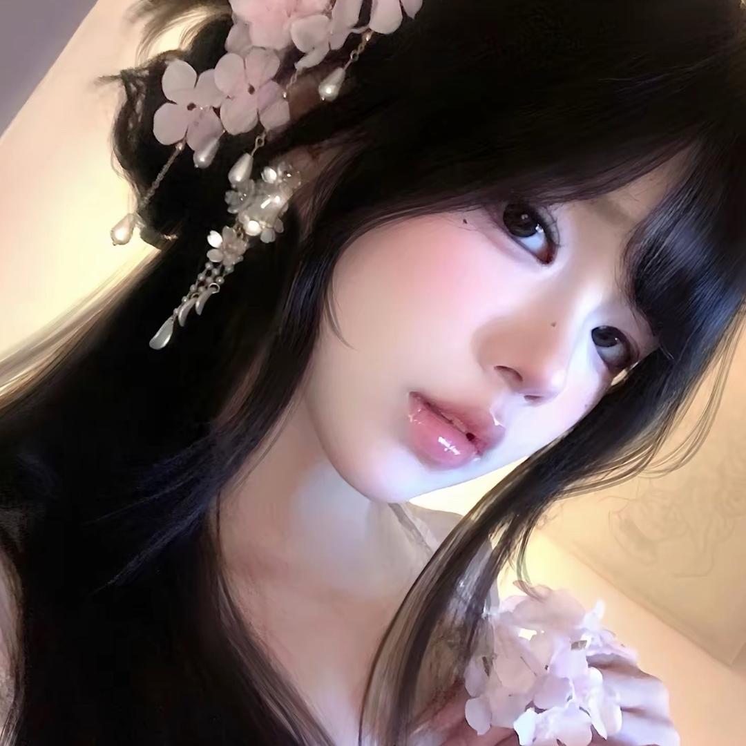 别捏我脸ˡᵃʕ•̫͡•ʔ