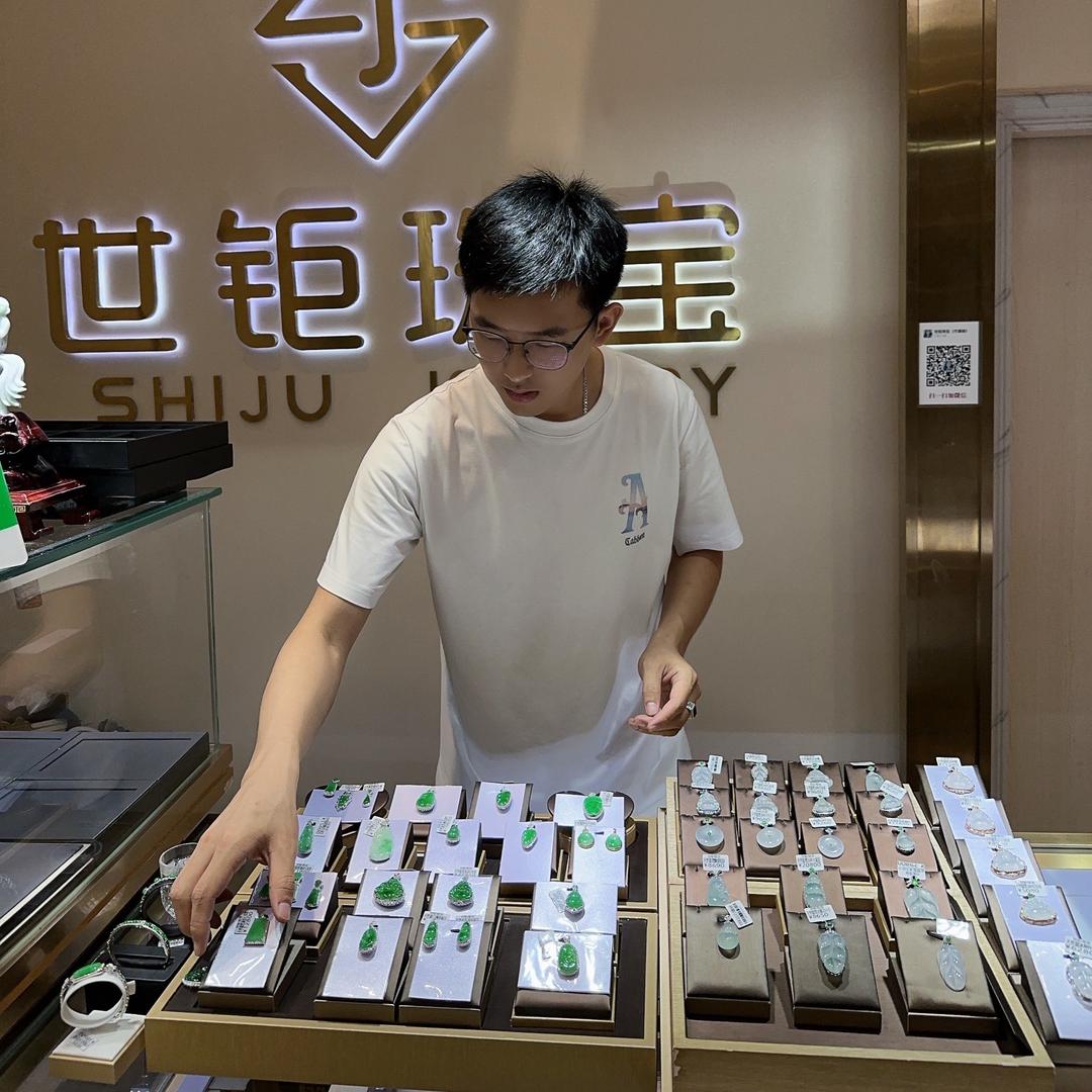 世钜珠宝（康康）