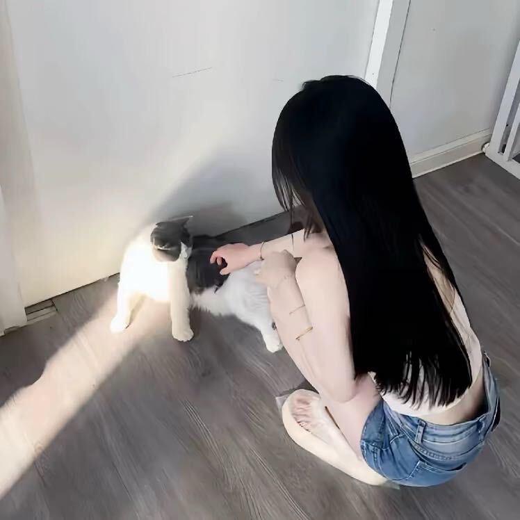 我吃饭的时候不饿.头像