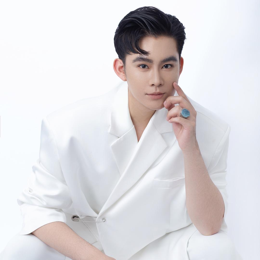 专心美业的鹏飞