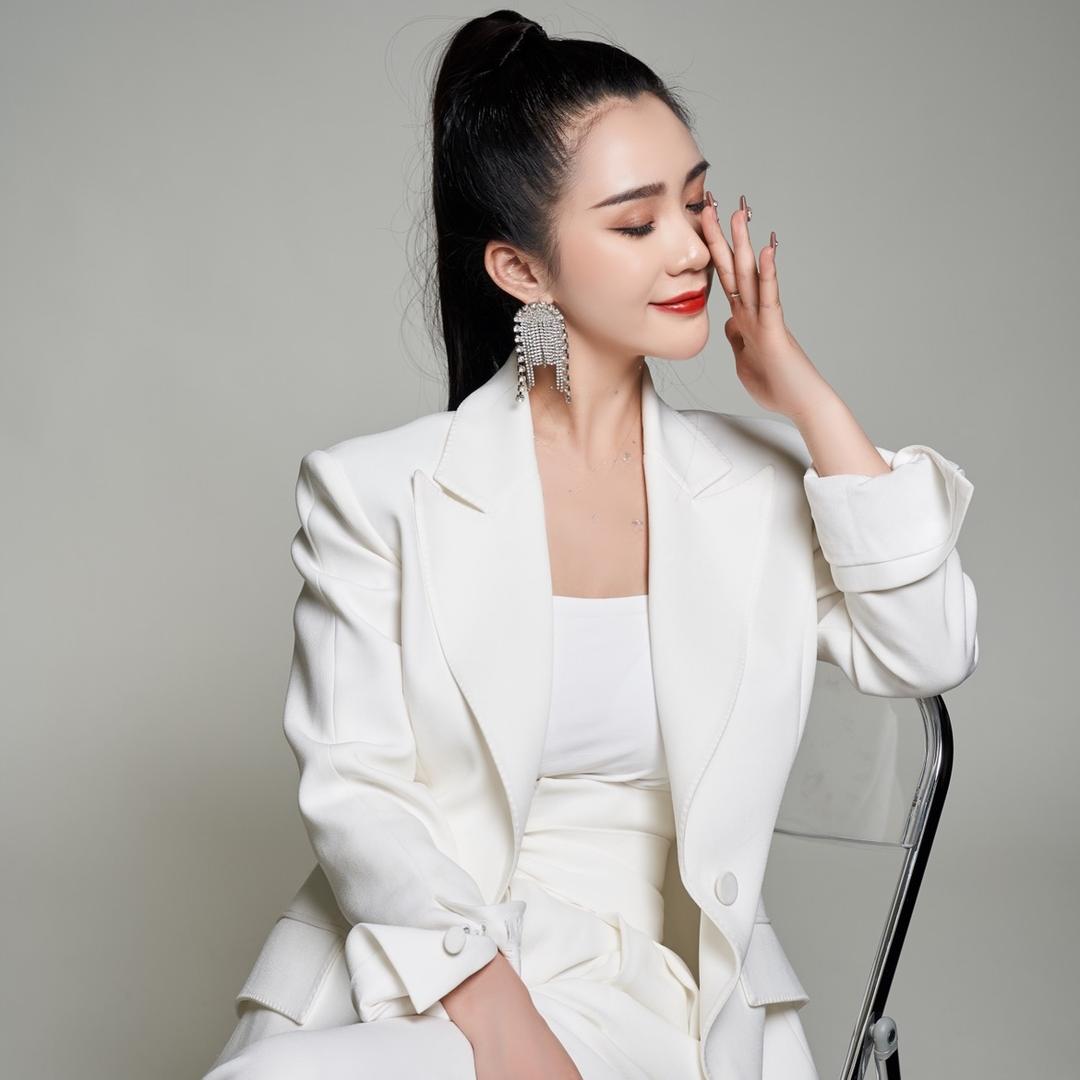 大竹瑾诗美学高定服装馆唐唐