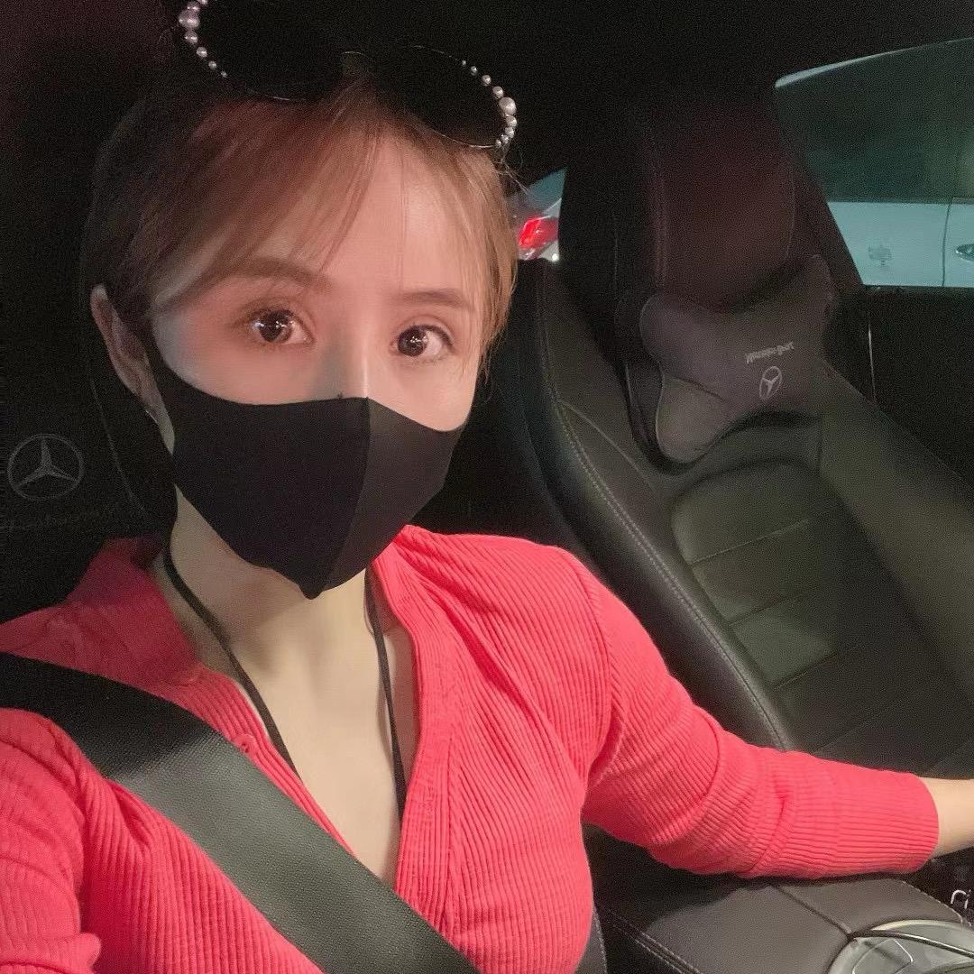 卖包的甜甜