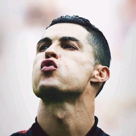 Cristiano Ronaldo•7