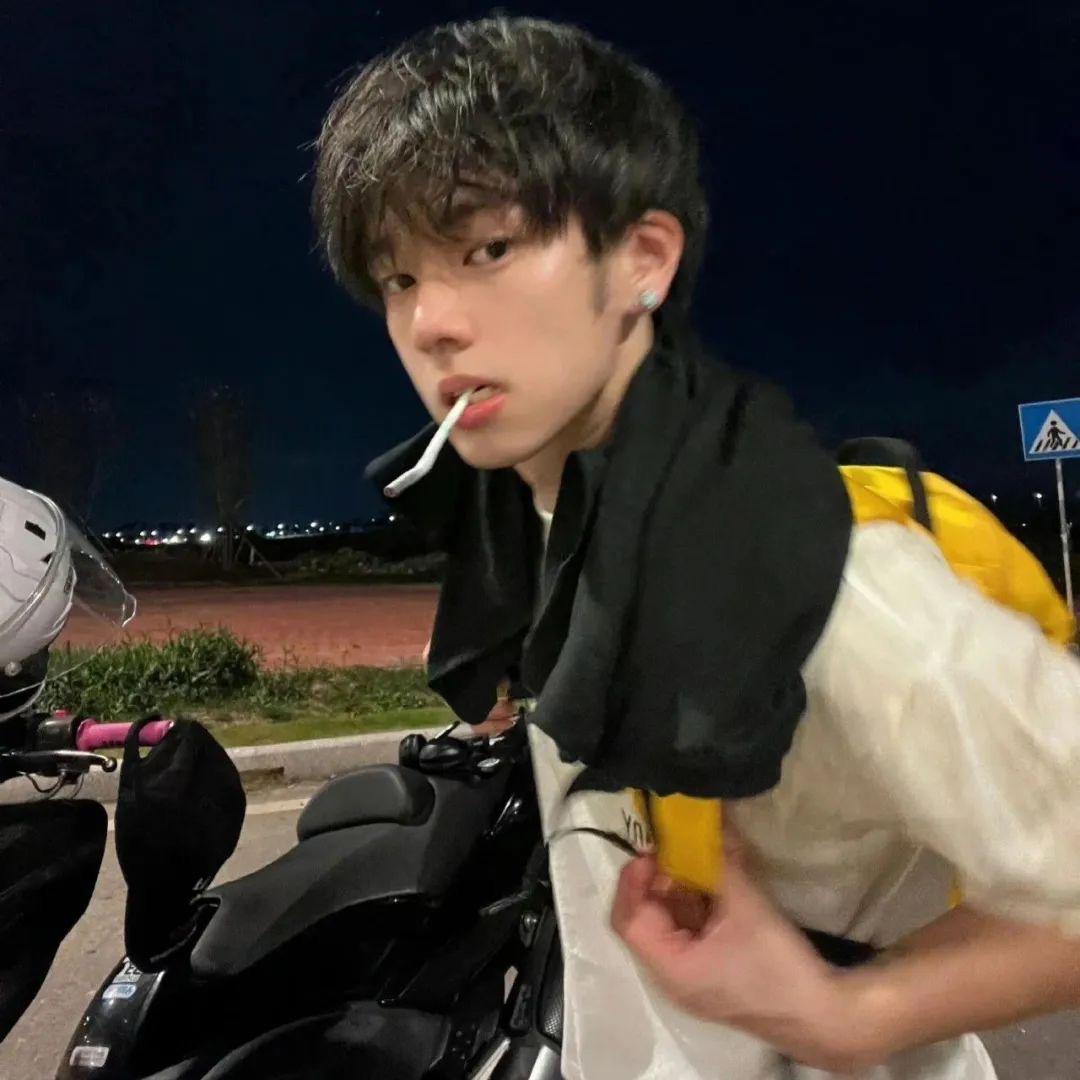 奥特曼也不打怪兽