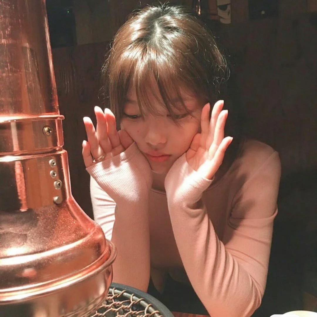 闺蜜挨打我卖萌