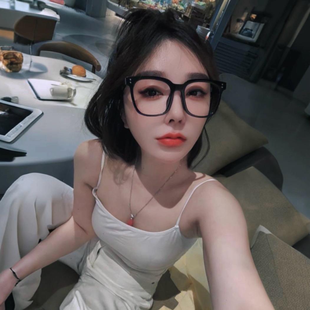 💋  晓   柒  👄