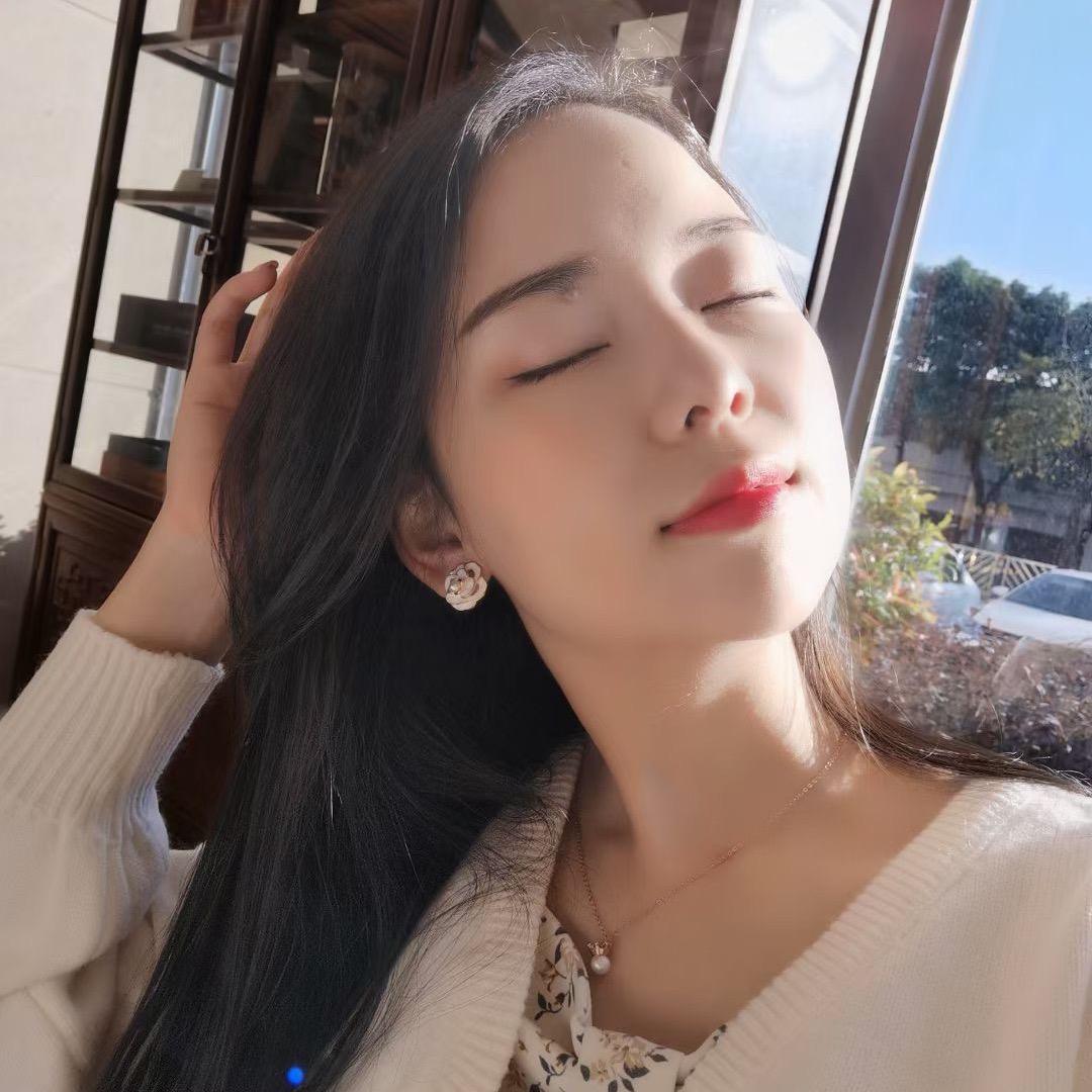 大脸酒窝妹