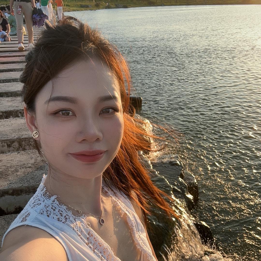 玲玲（单亲妈妈）