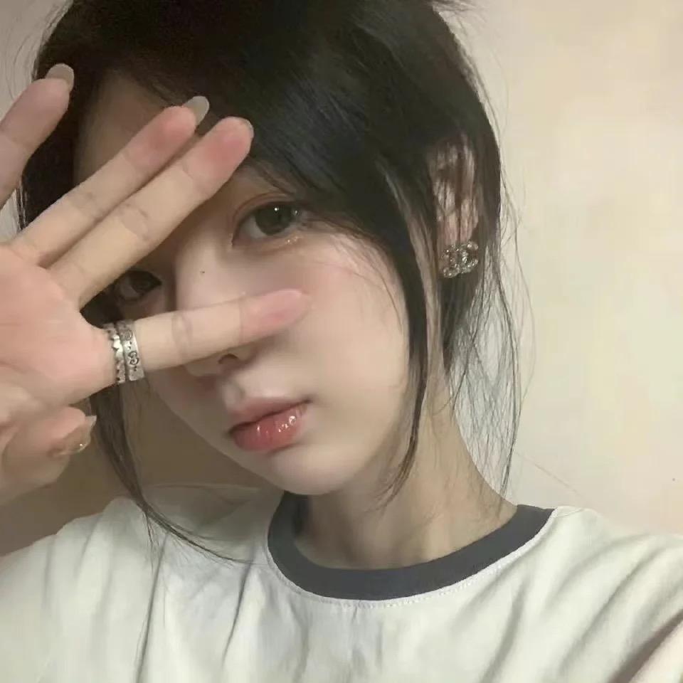 小不忍则卖大萌🥰