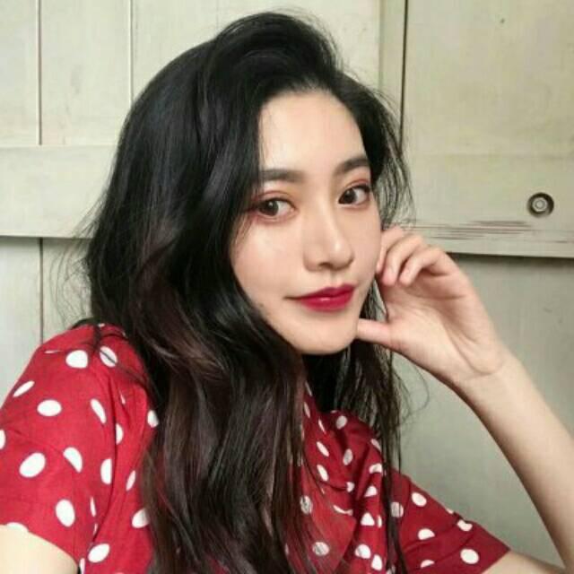 翟璐.