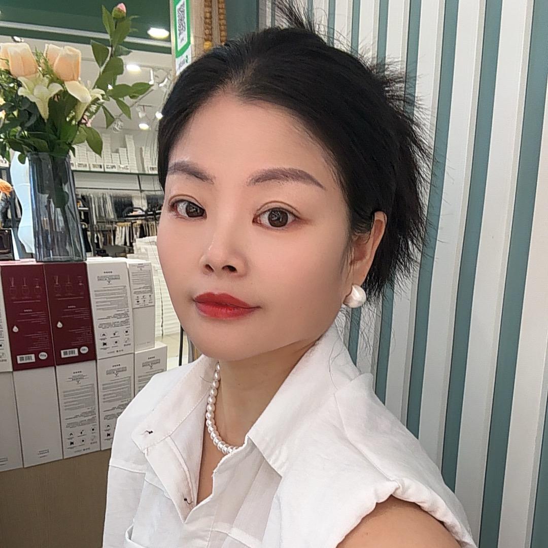阿闻轻奢饰品