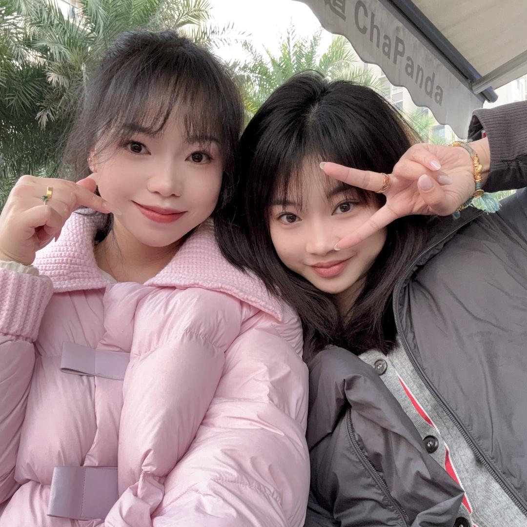 纯情母蟑螂