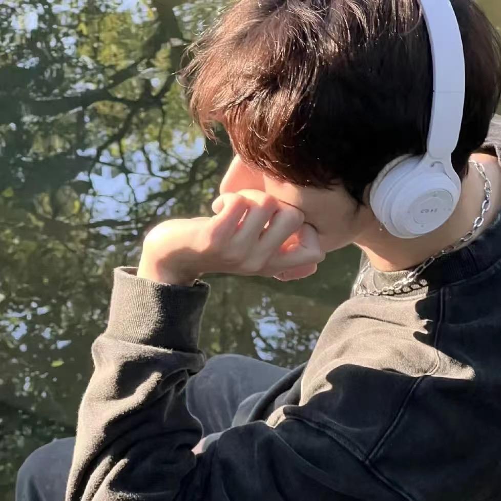 小白是个开心小子头像
