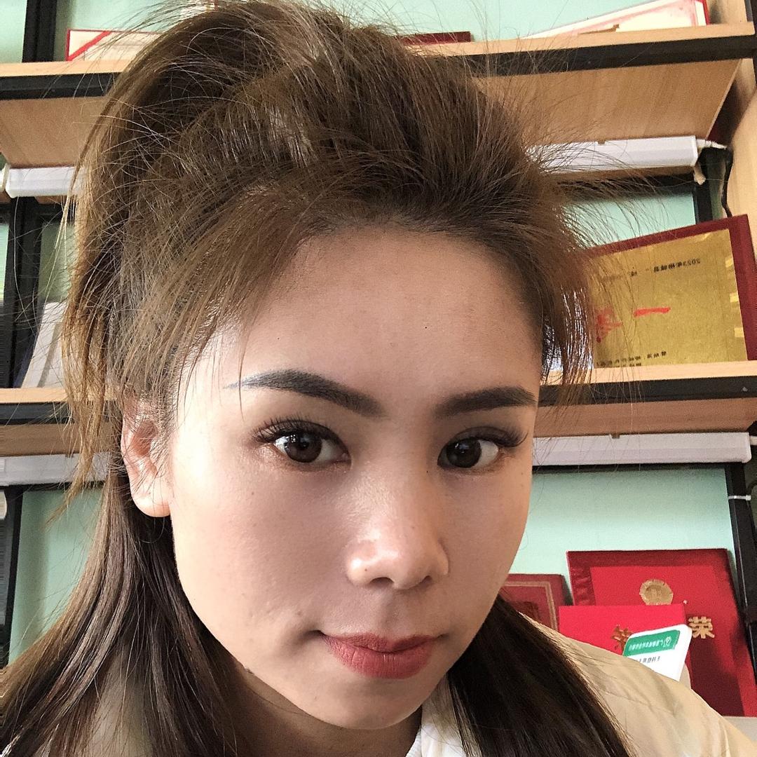 卖特产的菇娘