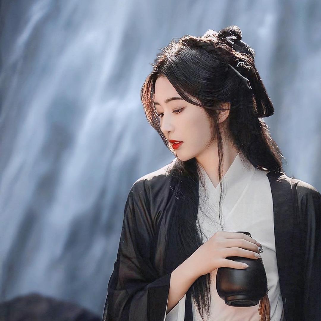 爱喝酒的小老板