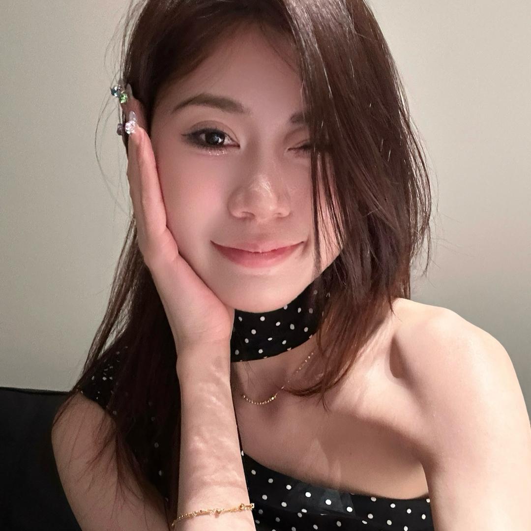 不知名的郑茵茵