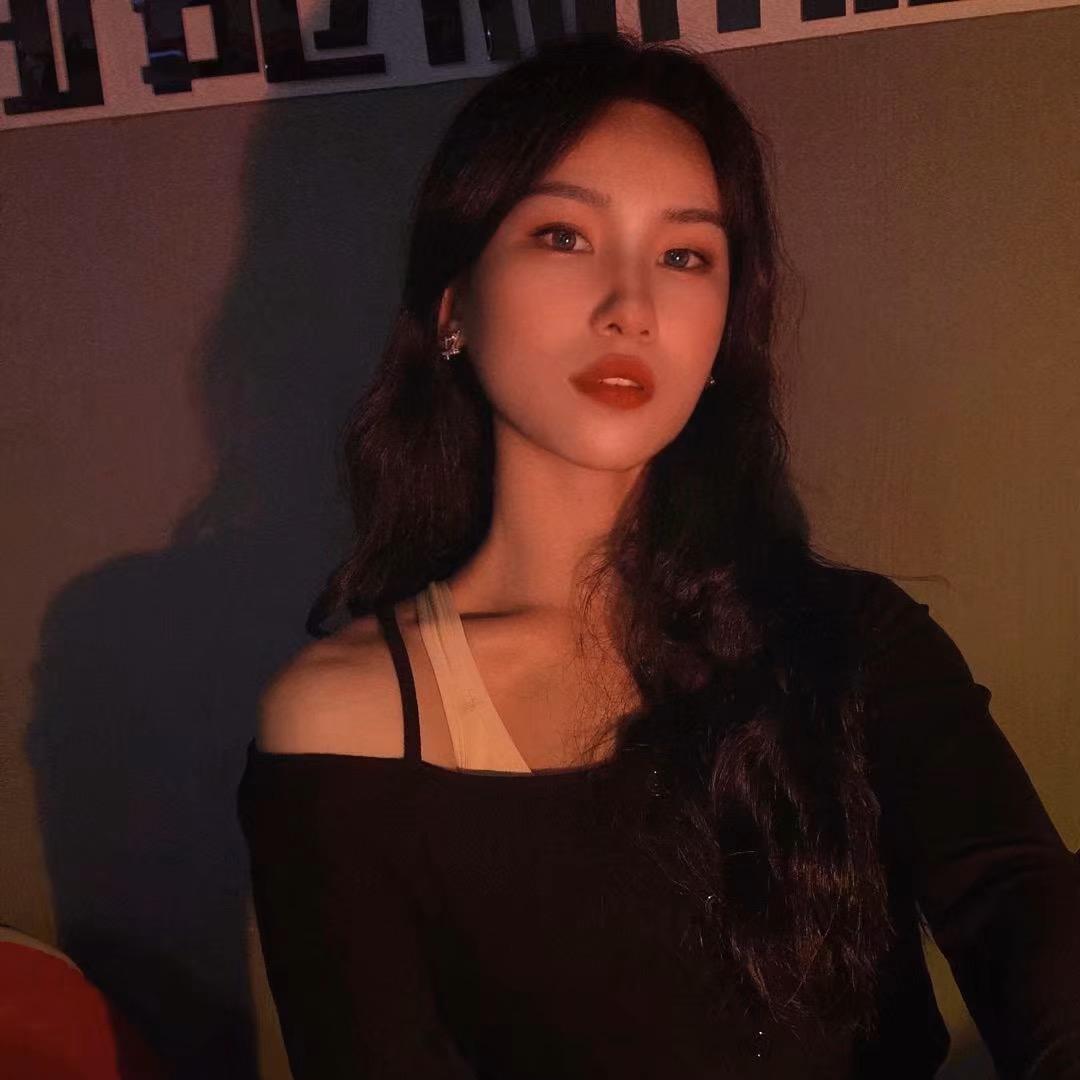 爱喝拿铁的银铃