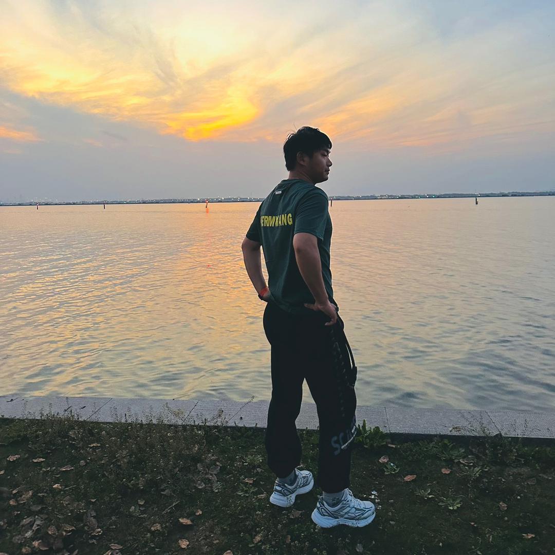 陈、飞翔