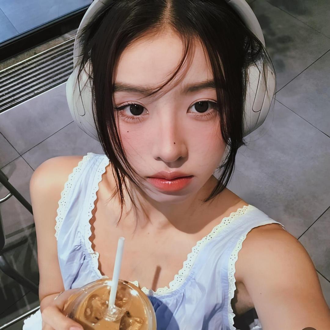 小奥汀-彩妆师妮妮