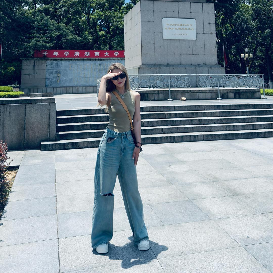 是静静吖🥰