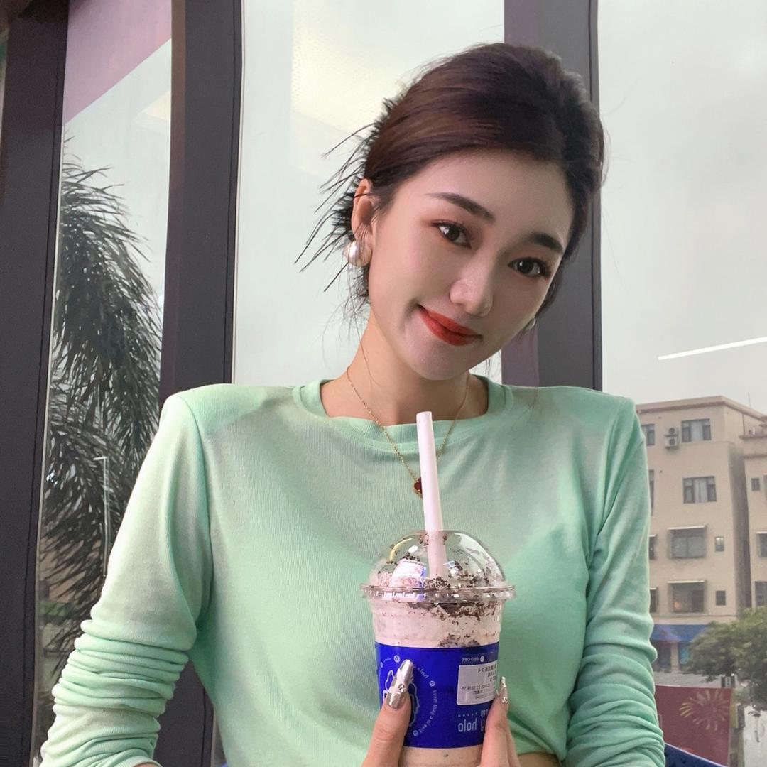 霞姐女装牛仔工厂店