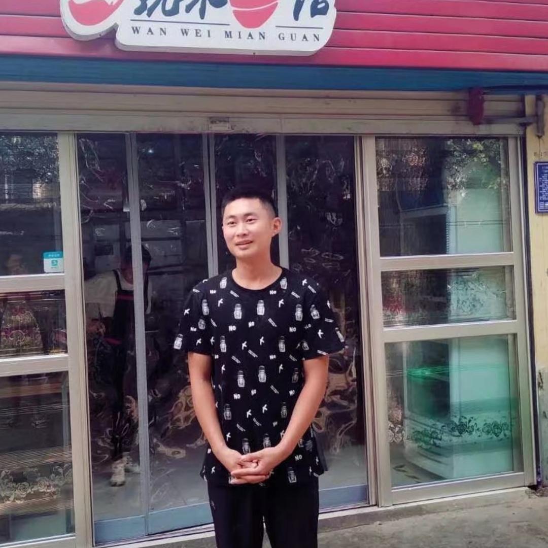 开店的小胡