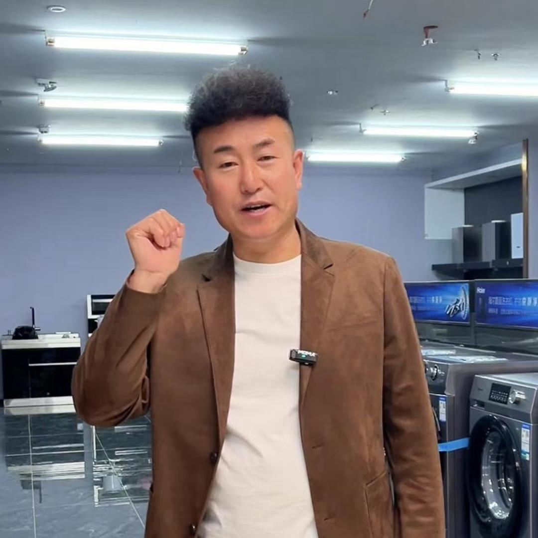 侯哥库存折扣仓（赤峰邦亚商贸）