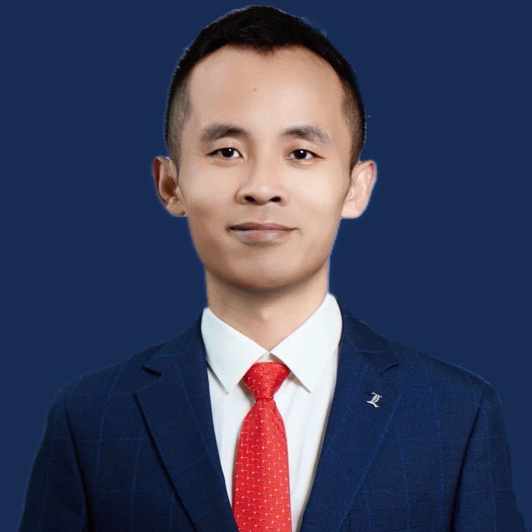 Lucas 在迪拜