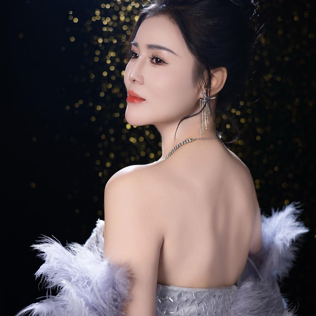 氧气阀英姐（连赞拉黑）
