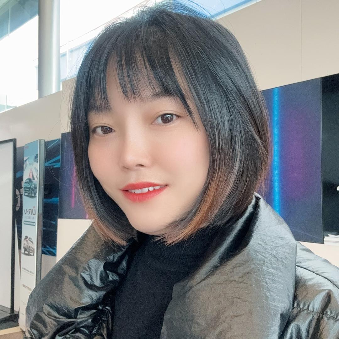 卖本田汽车的小姐姐