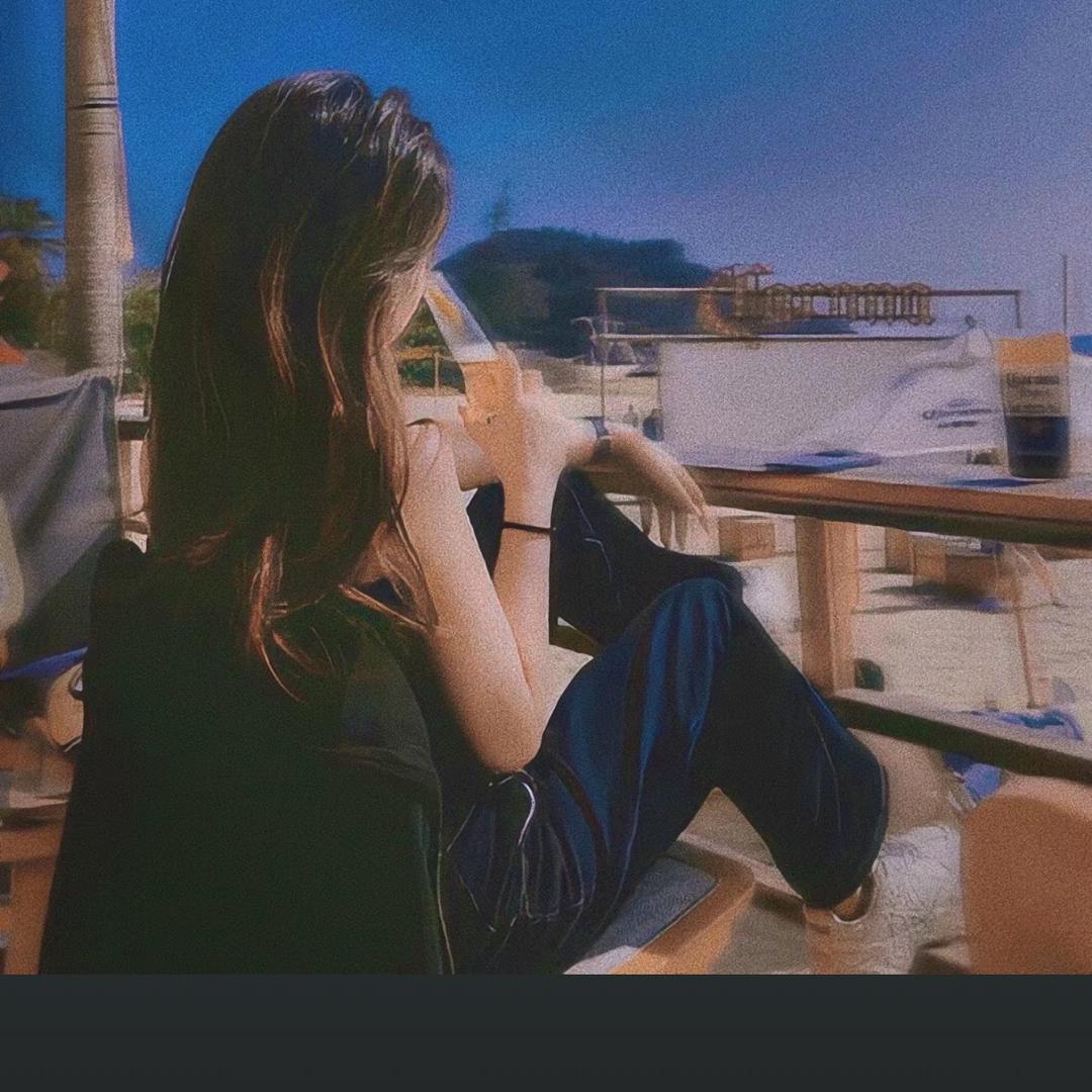 🎬