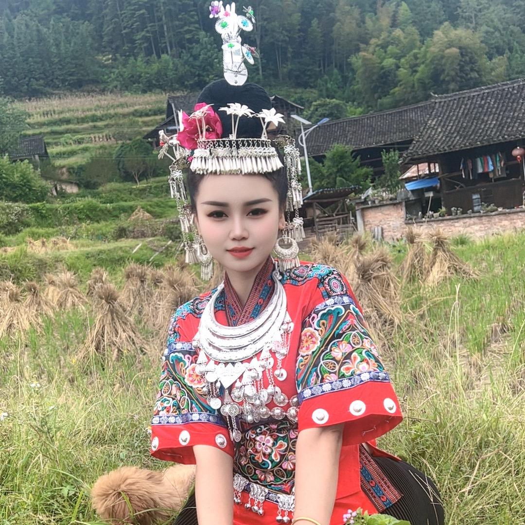 侗家晴子
