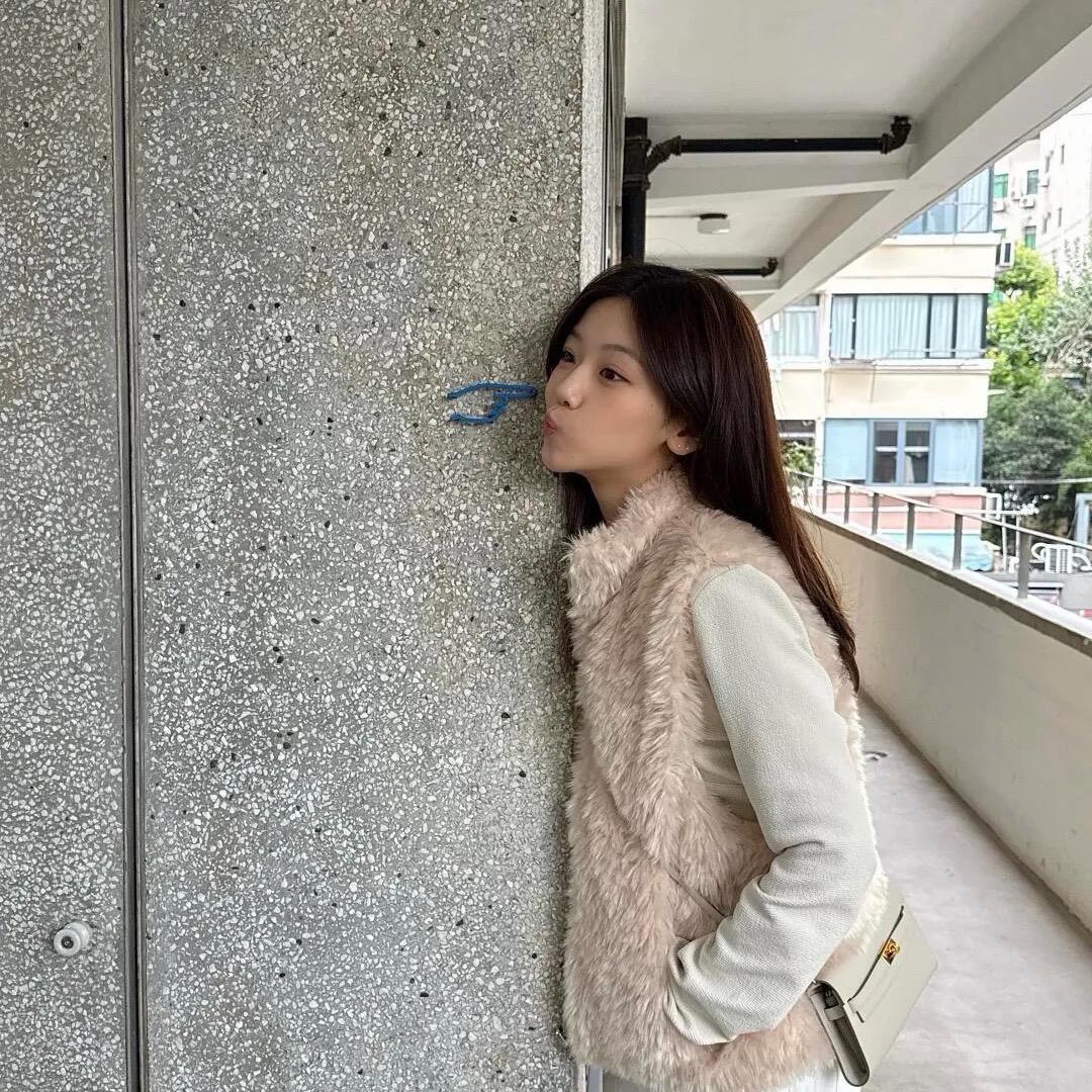 草莓也是甜妹
