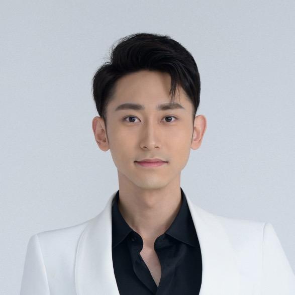 主持人小东