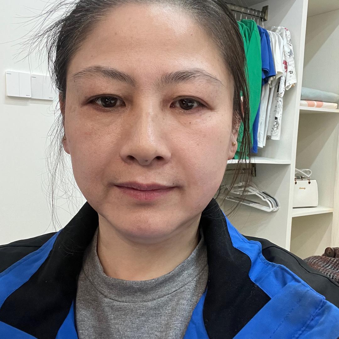 做家务的保洁木木