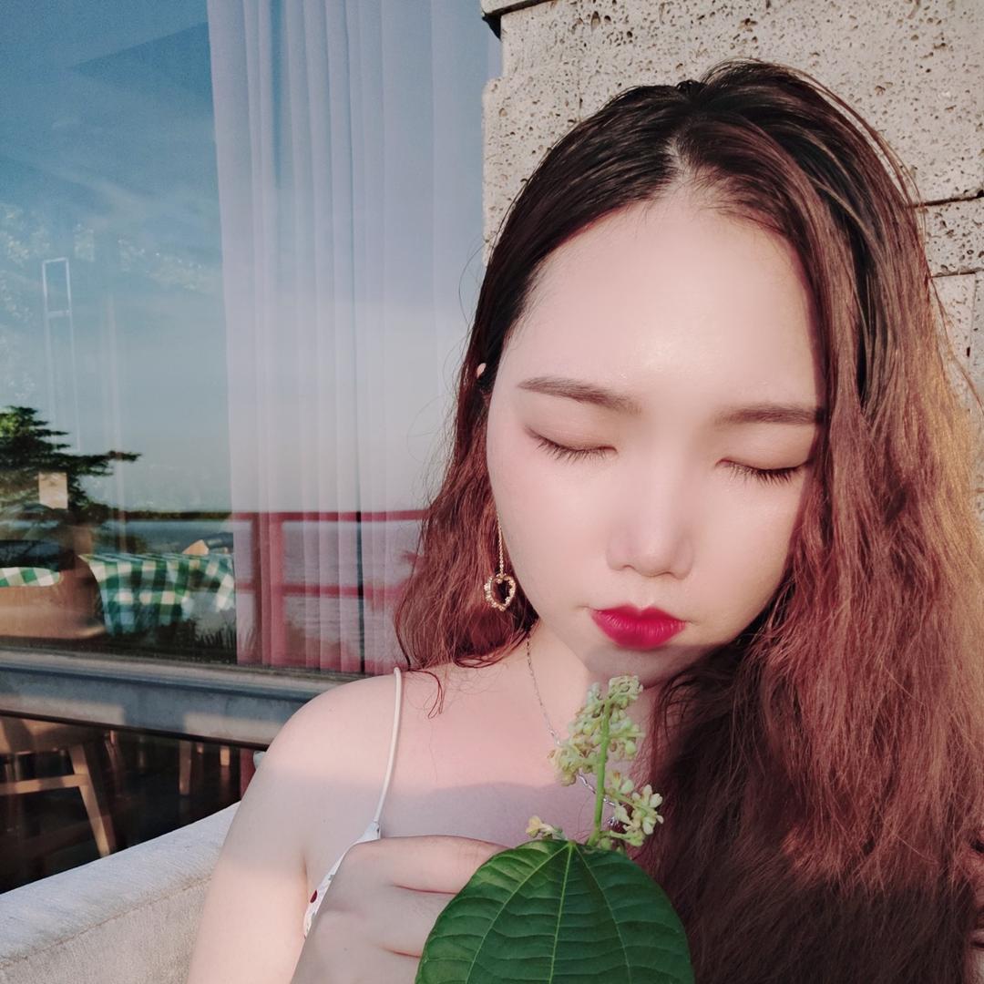 轻颜美妆