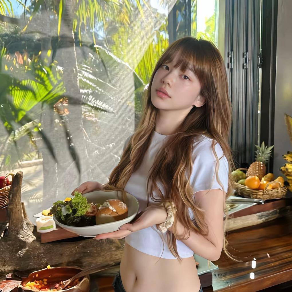 江辰琪.