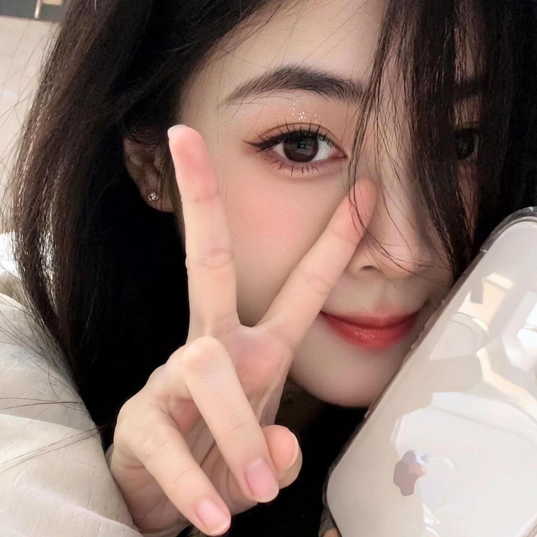 Miss Chꕤen·ᰔᩚ