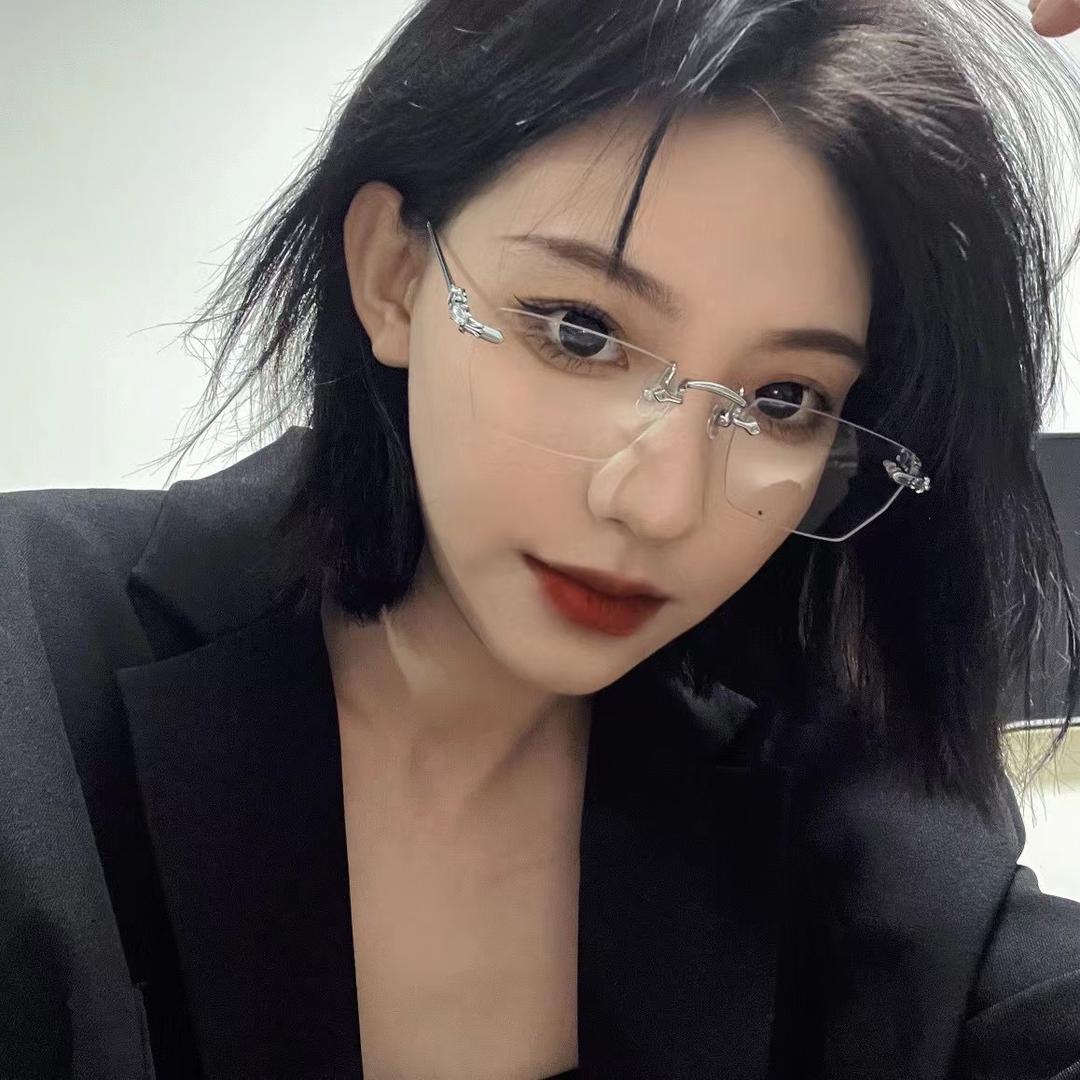 小余莽莽👻