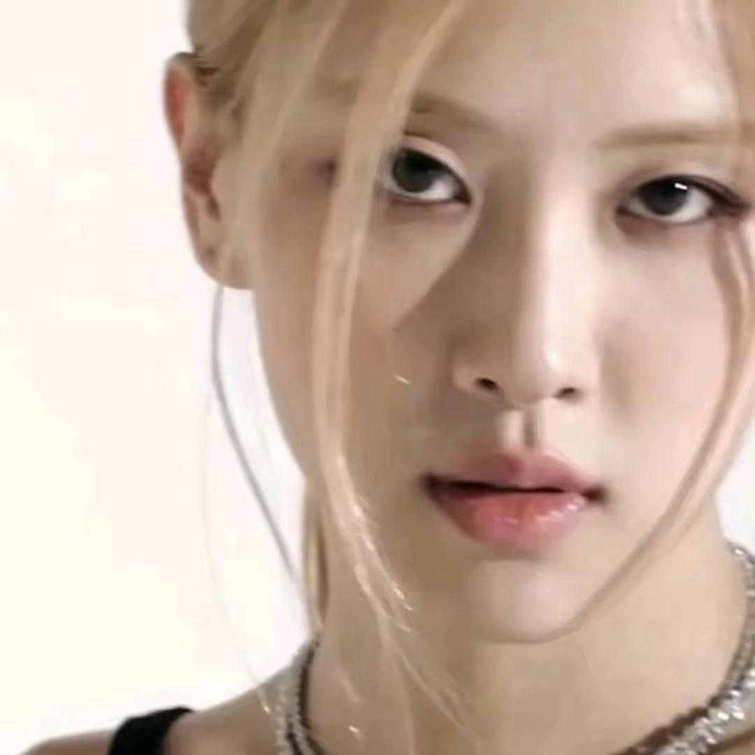 angela