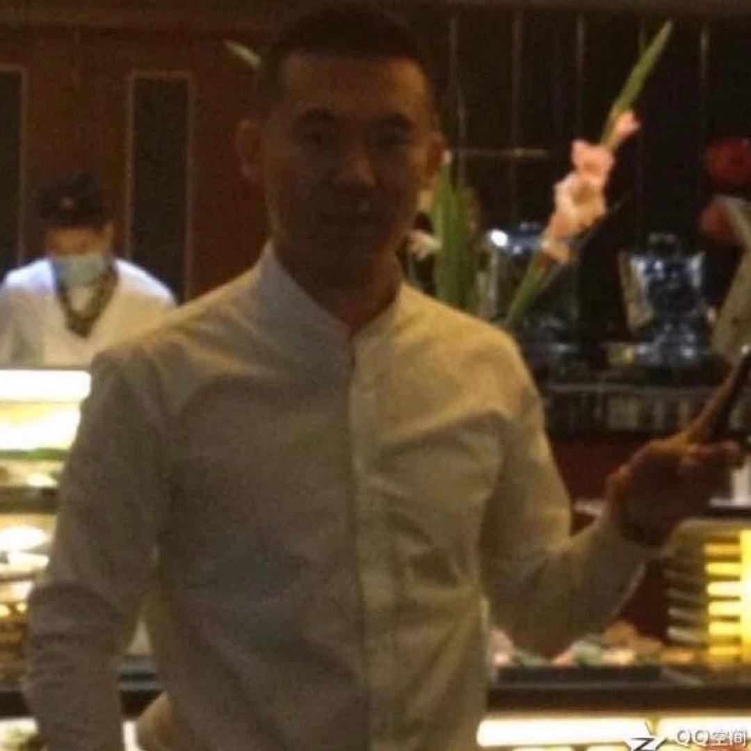 李龙