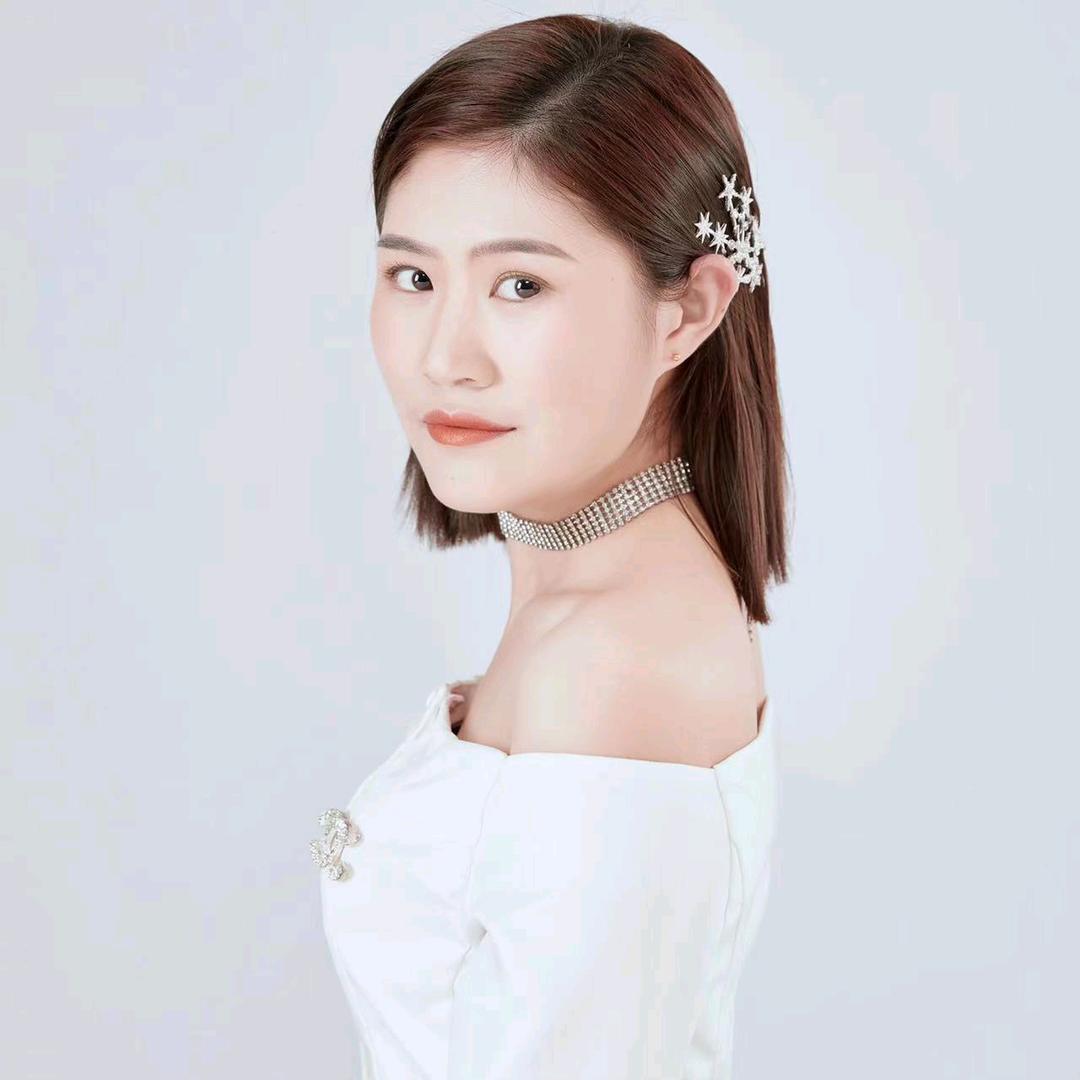 方洁（松陵镇藤一服饰店