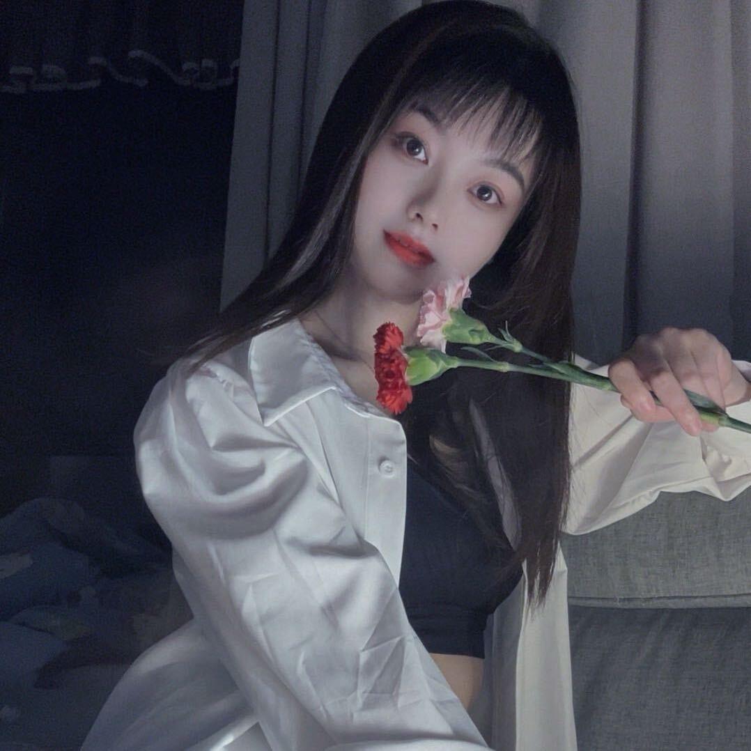 在芷江、做采耳的莎莎