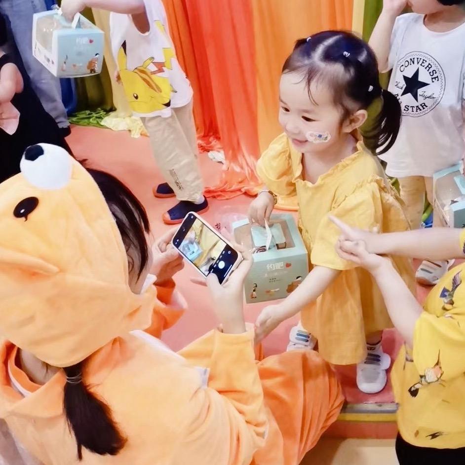 小葡萄👧岑岑👦