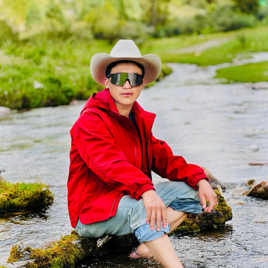 ཟླ་瓦འོད色