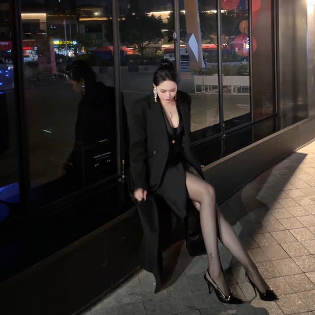 QIAN倩