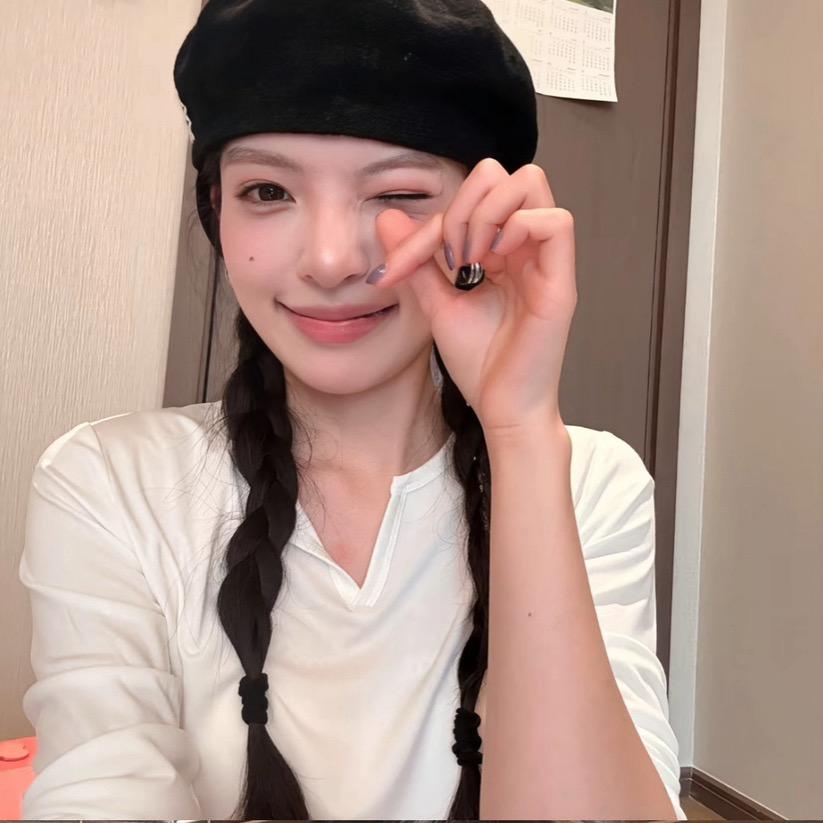 衹