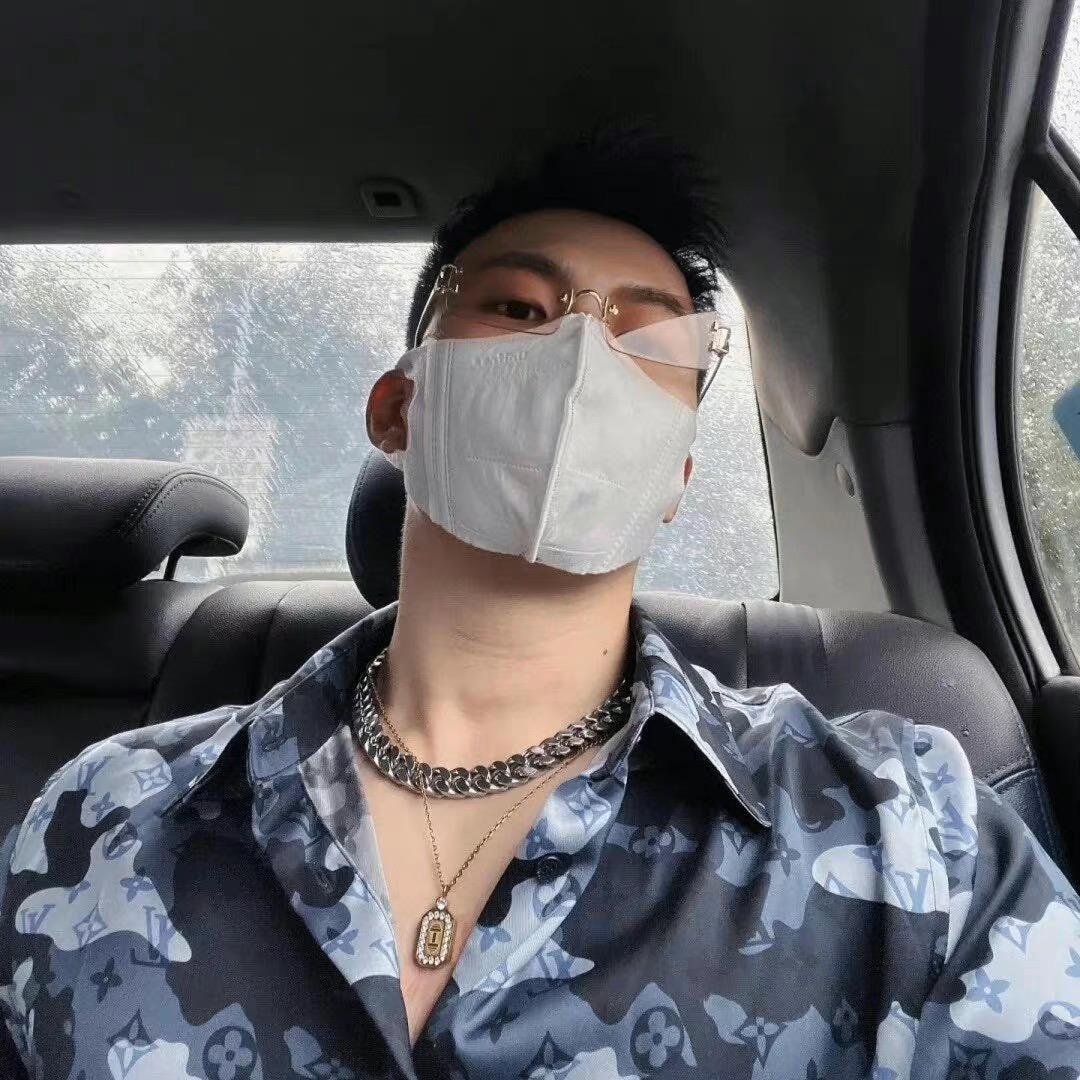 爱喝水的阿栋